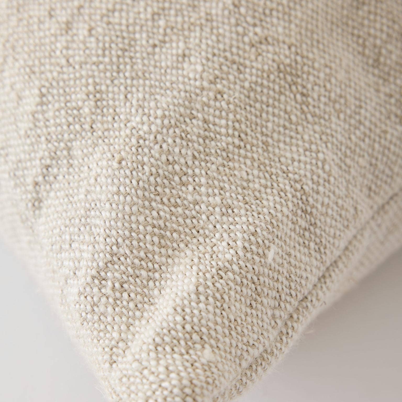Elara striped cushioncover