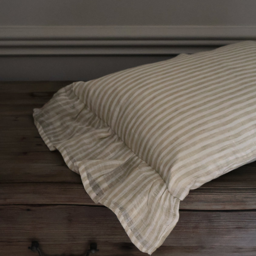 FlorenceCream Antique Frill Cushion