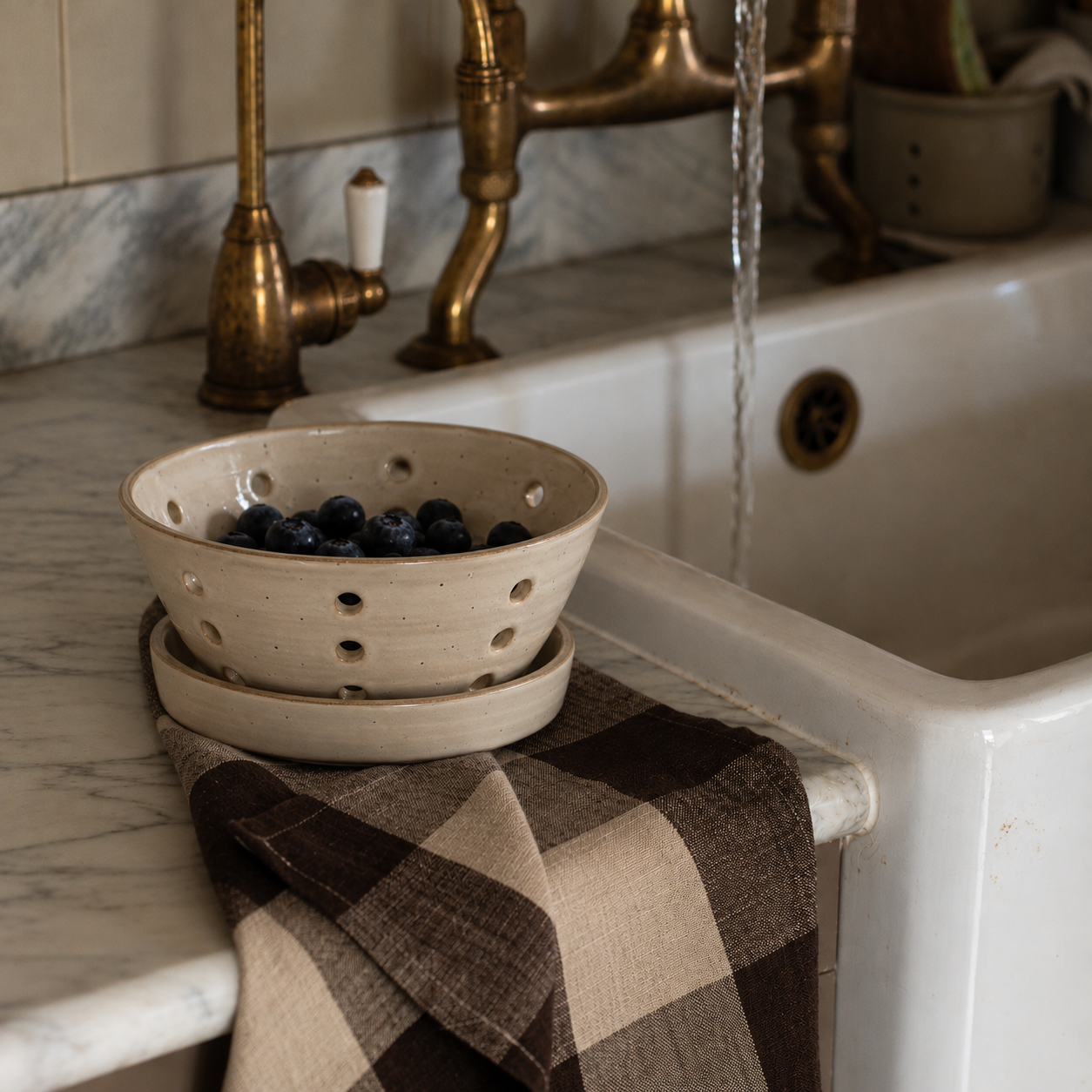 Ivy Rustic Berry Bowl with Saucer