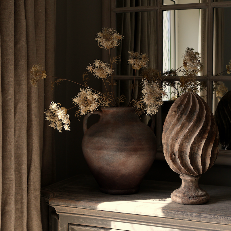 The Alba Aged Finial